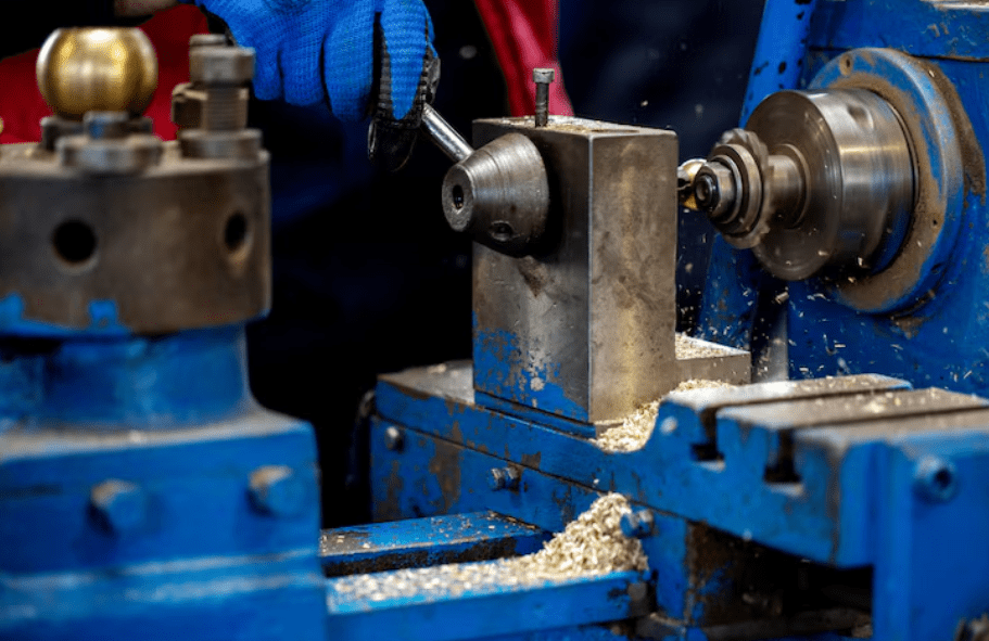 Manufacturing process optimization improving industrial efficiency